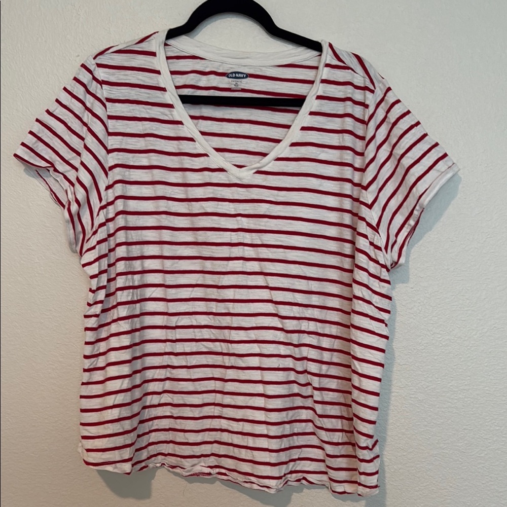 Old Navy Women's Red and White Striped Tee